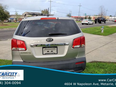 Used 2013 Kia Sorento LX image 18