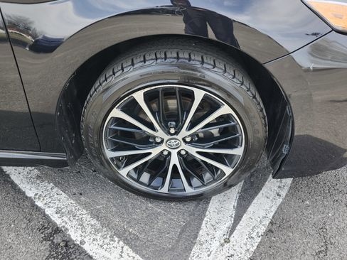 Used 2019 Toyota Camry SE image 11