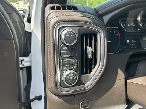 Used 2021 GMC Sierra 1500 SLT w/ SLT Premium Plus Package AWD/4WD image 24