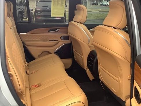 Certified 2023 Jeep Grand Cherokee Summit image 18