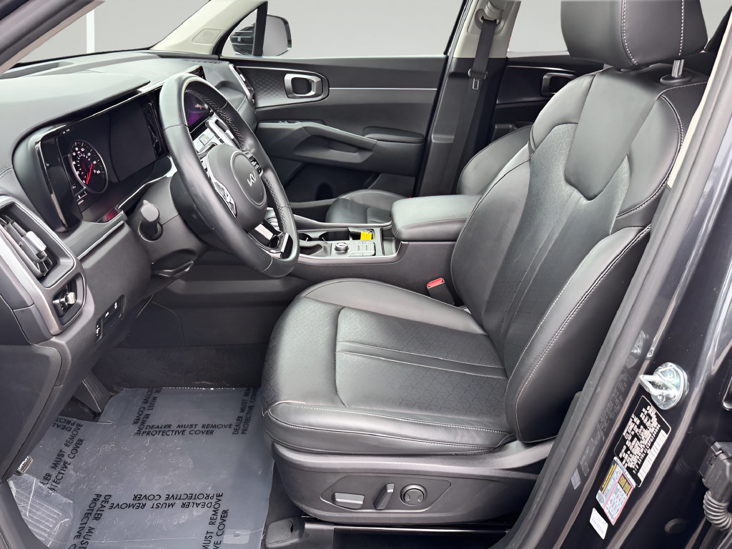 Used 2023 Kia Sorento S w/ Panoramic Sunroof Package FWD image 12