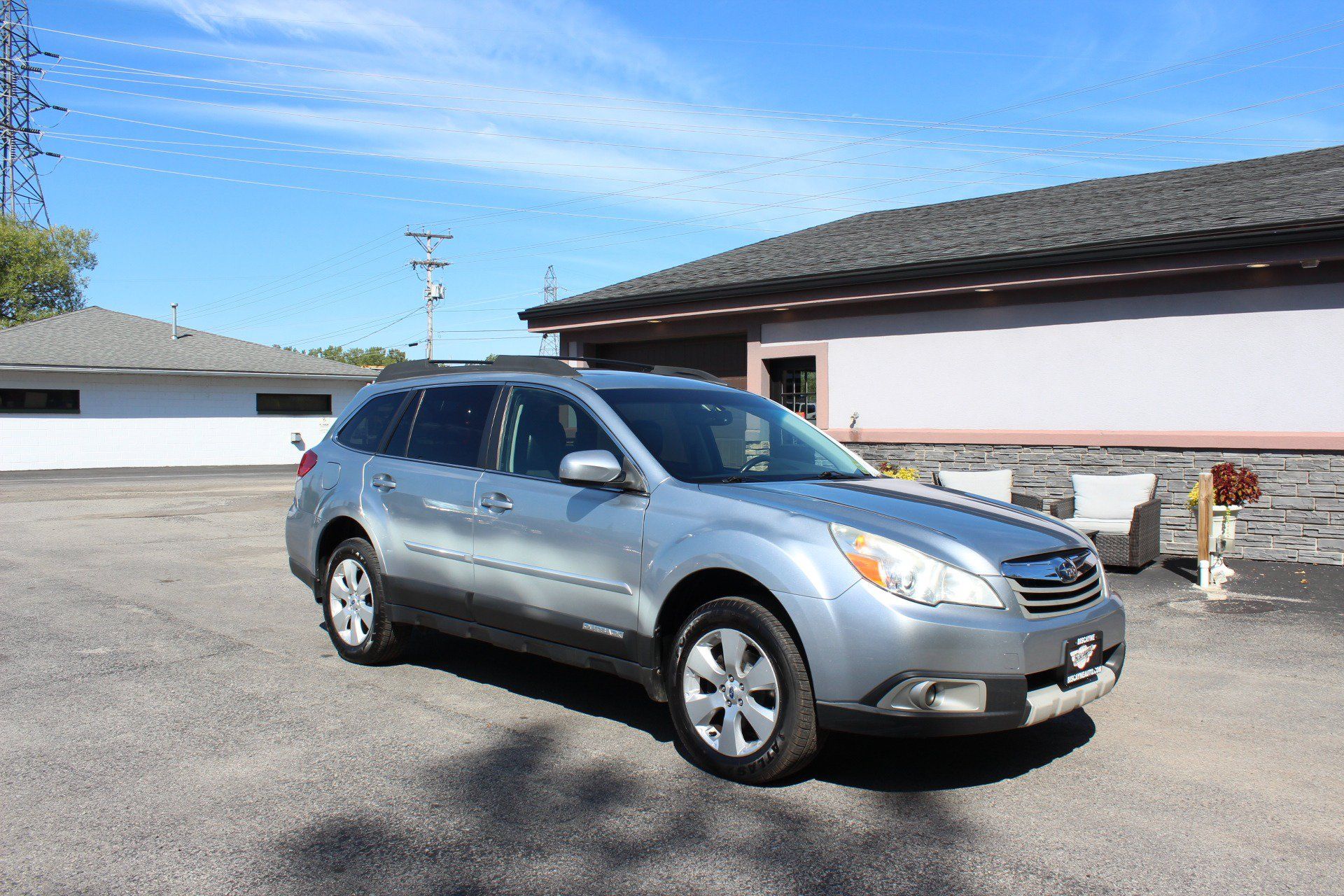 Used 2012 Subaru Outback 2.5i Limited w/ Moonroof Pkg AWD/4WD image 2
