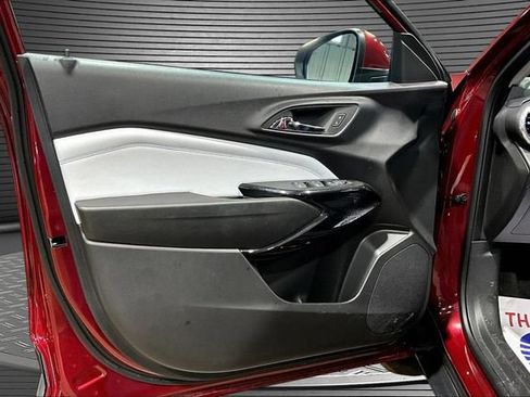Certified 2025 Chevrolet Trax LT w/ Driver Confidence Package FWD image 16