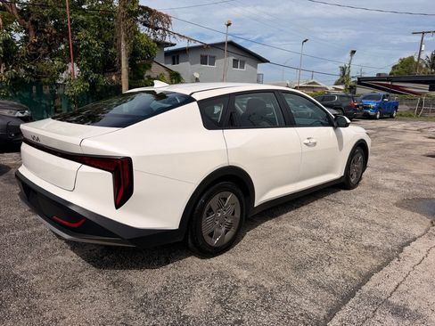 Used 2025 Kia K4 FWD image 8