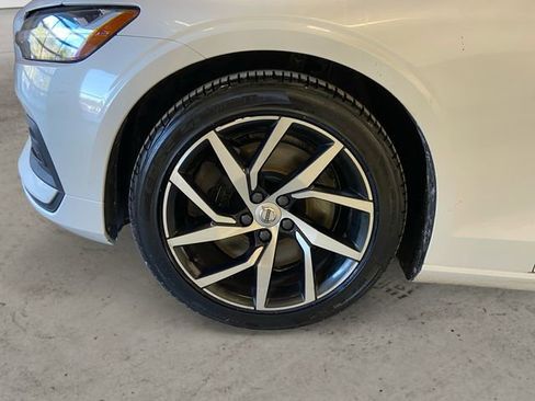 Used 2020 Volvo S60 T6 Momentum image 14