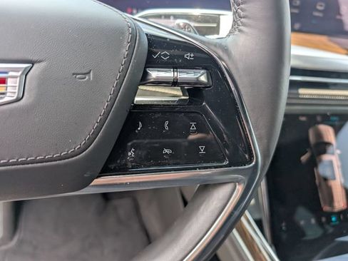 Used 2026 Cadillac Escalade Platinum Luxury w/ LPO, Floor Liner Package AWD/4WD image 17