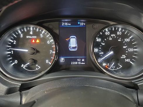 Used 2018 Nissan Rogue SV w/ Premium Package image 19