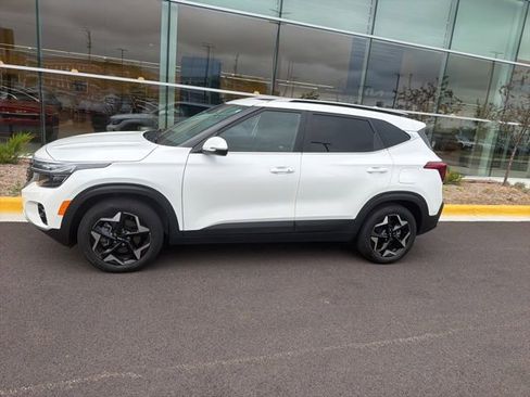 Certified 2024 Kia Seltos EX AWD/4WD image 2