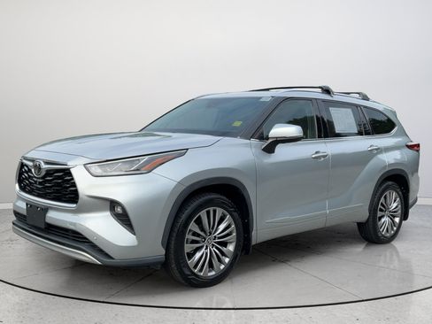 Used 2020 Toyota Highlander Platinum AWD/4WD image 5
