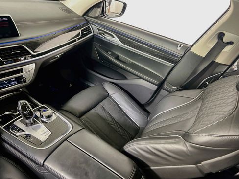 Used 2022 BMW 750i xDrive w/ Executive Package AWD/4WD image 25