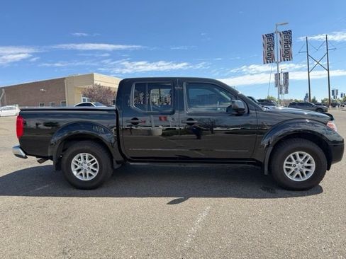 Used 2018 Nissan Frontier SV AWD/4WD image 4