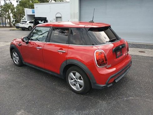 Used 2022 MINI Cooper 4-Door Hardtop w/ Storage Package FWD image 4