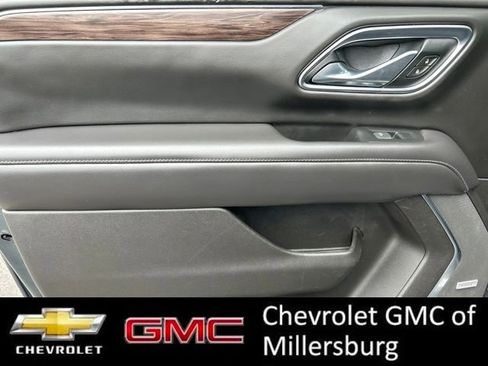 Used 2021 Chevrolet Suburban Z71 w/ Luxury Package image 25