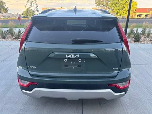 Used 2024 Kia Niro EX w/ EX Cold Weather Package FWD image 10