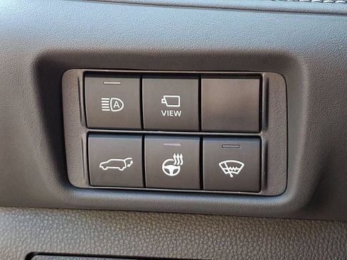 Used 2021 Toyota Highlander Limited AWD/4WD image 25