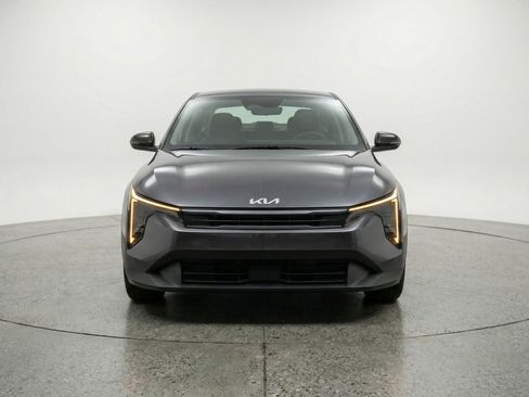 Used 2025 Kia K4 LXS image 2