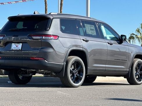 New 2025 Jeep Grand Cherokee L Limited w/ Luxury Tech Group II RWD image 8