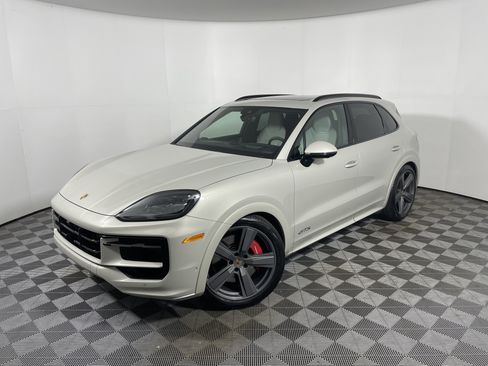 New 2025 Porsche Cayenne GTS image 1