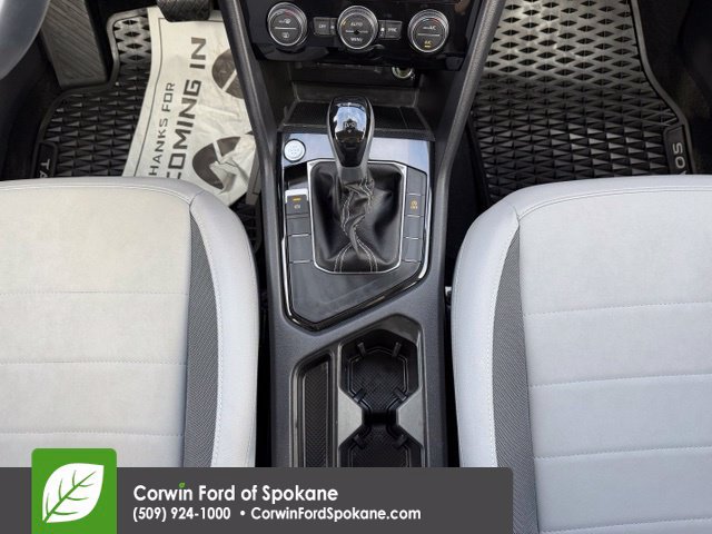 Used 2024 Volkswagen Taos SE w/ Panoramic Sunroof Package FWD image 30