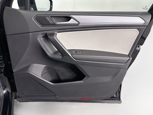 Used 2023 Volkswagen Tiguan S image 31