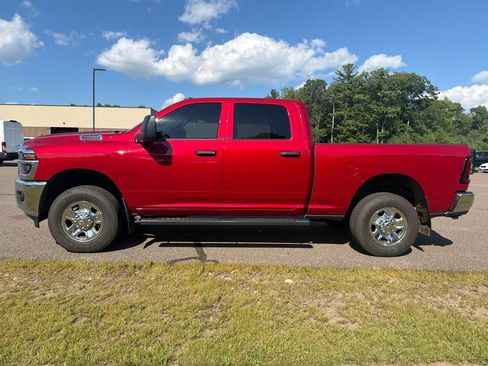 Used 2026 RAM 2500 Tradesman w/ Chrome Appearance Group AWD/4WD image 3