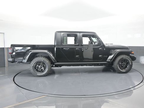 New 2026 Jeep Gladiator Willys image 7
