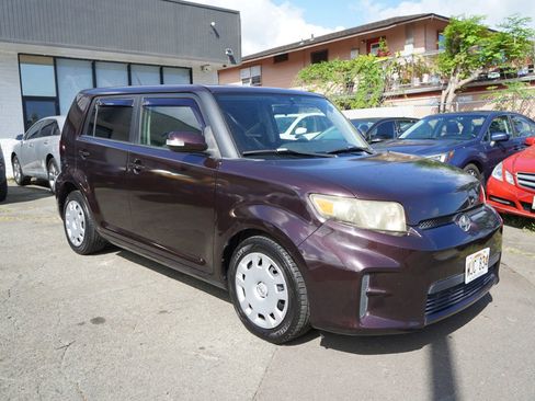Used 2011 Scion xB FWD image 3
