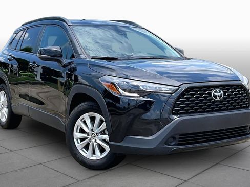 Used 2022 Toyota Corolla Cross LE FWD image 3