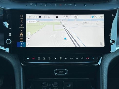 New 2026 Jeep Grand Cherokee Altitude image 14