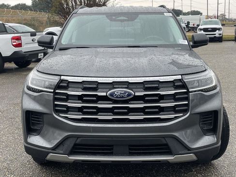 New 2026 Ford Explorer Active RWD image 8