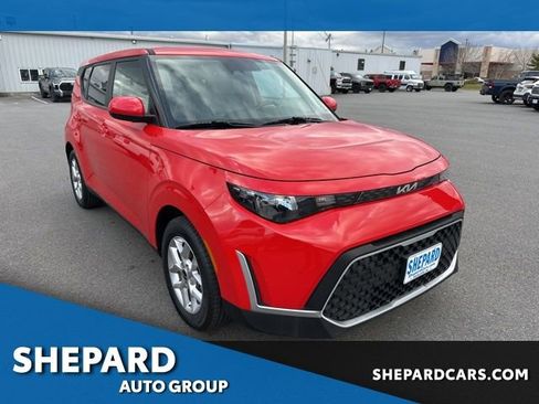 Used 2024 Kia Soul LX w/ Option Group 015 FWD image 1