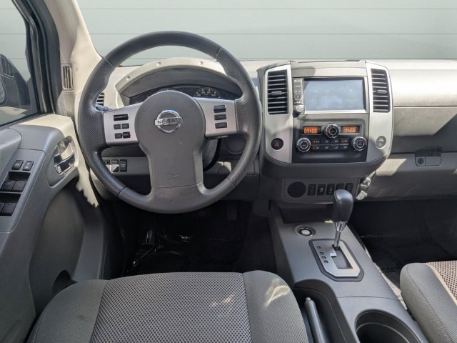Used 2020 Nissan Frontier SV w/ Midnight Edition Floor Mats RWD image 17