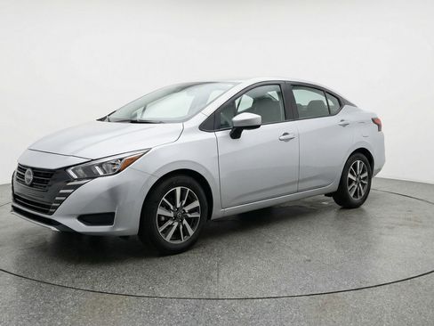 Used 2025 Nissan Versa SV FWD image 3