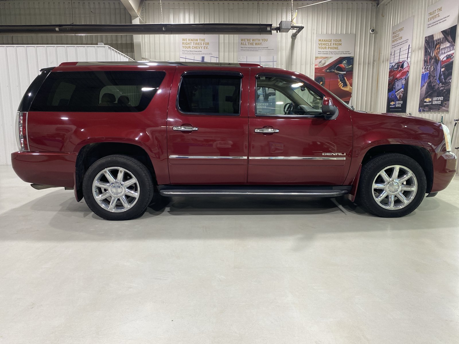 Used 2011 GMC Yukon XL Denali AWD/4WD image 8