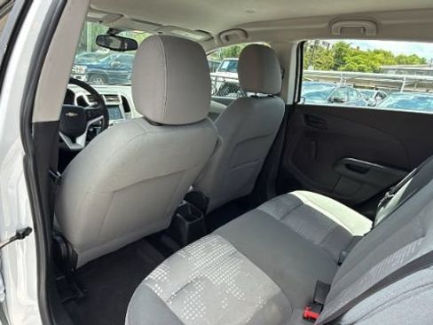 Used 2017 Chevrolet Sonic LT FWD image 17