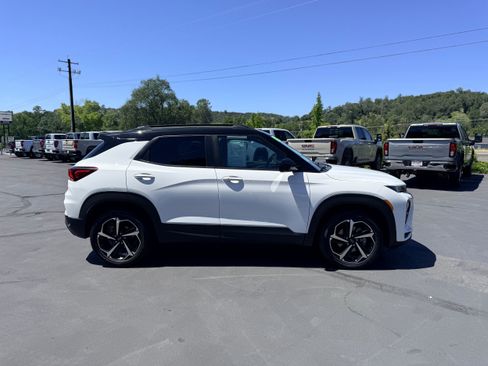 Used 2021 Chevrolet TrailBlazer RS w/ Sun and Liftgate Package AWD/4WD image 5