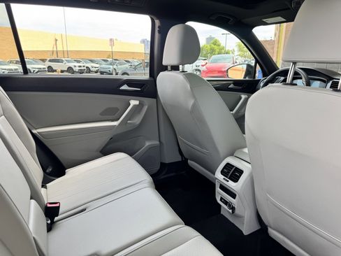 Used 2024 Volkswagen Tiguan SE R-Line image 37