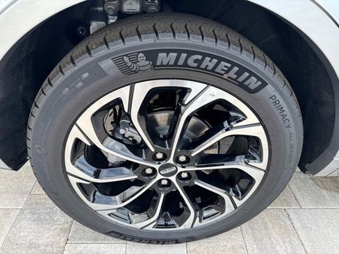 New 2025 Lincoln Nautilus Reserve image 31