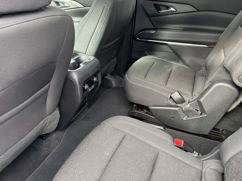 Certified 2024 Chevrolet Traverse LT image 12