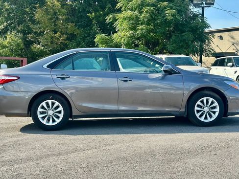 Used 2017 Toyota Camry LE FWD image 2