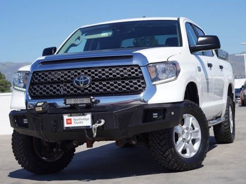Used 2020 Toyota Tundra SR5 w/ SR5 Upgrade Package AWD/4WD image 3