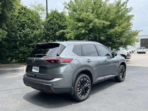 Used 2026 Nissan Rogue Dark Armor FWD image 9