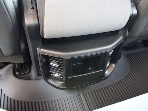 Used 2020 RAM 1500 Big Horn AWD/4WD image 39