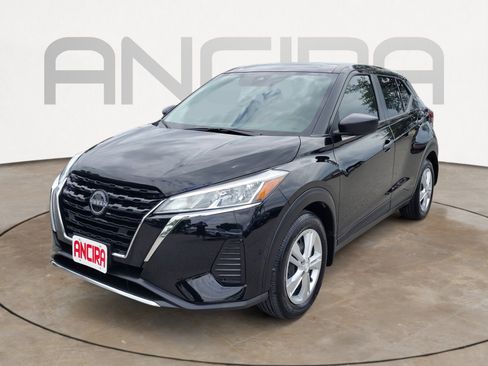Certified 2025 Nissan Kicks Play S FWD image 9