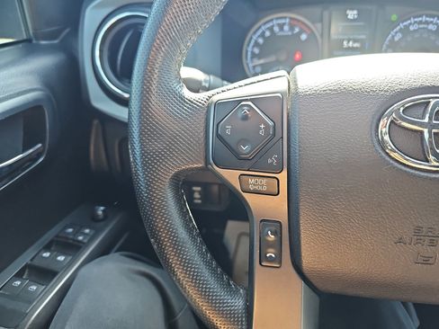 Used 2021 Toyota Tacoma TRD Off-Road w/ Technology Package image 17