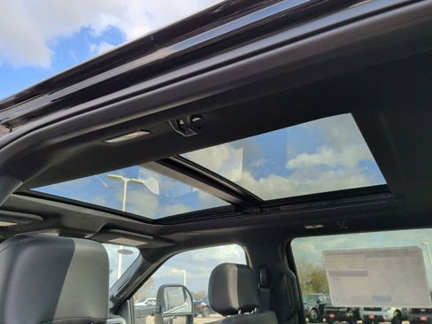 New 2026 Ford F450 Platinum w/ FX4 Off-Road Package image 24