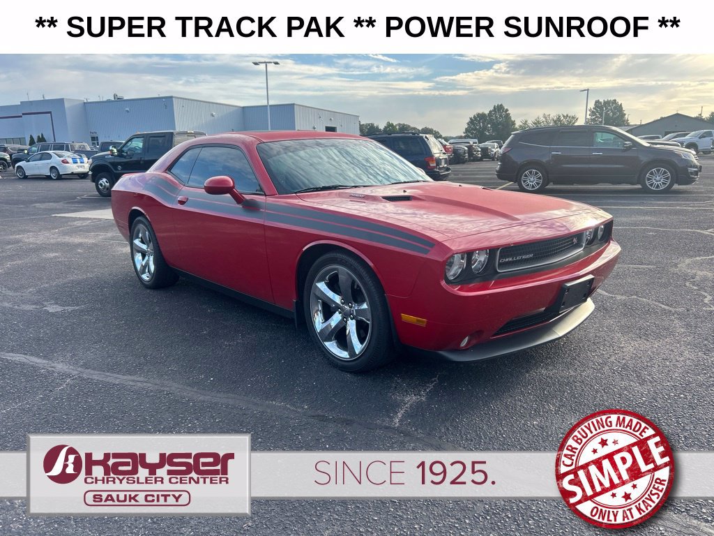 Used 2013 Dodge Challenger R/T RWD image 1