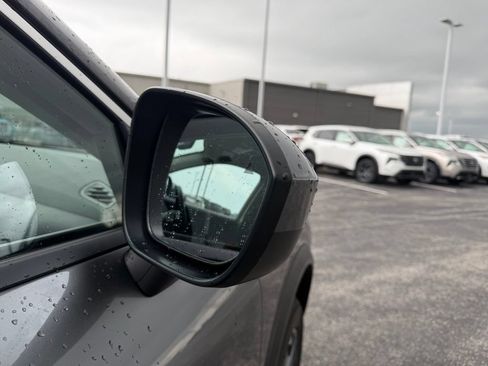 Used 2025 Nissan Rogue SV w/ SV Premium Package FWD image 11