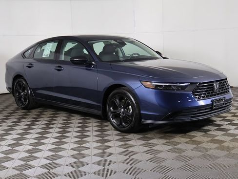 Used 2025 Honda Accord SE image 2