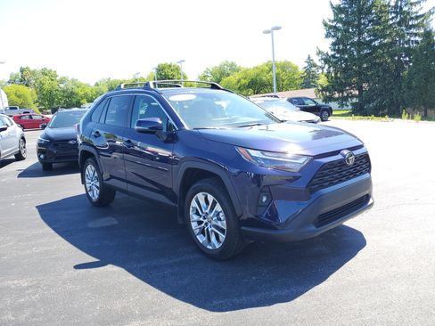 Used 2025 Toyota RAV4 XLE Premium w/ Weather Package AWD/4WD image 4